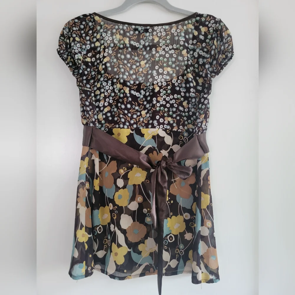 RW&CO. Black Floral Chiffon Cap-Sleeve Blouse - Picture 2 of 8